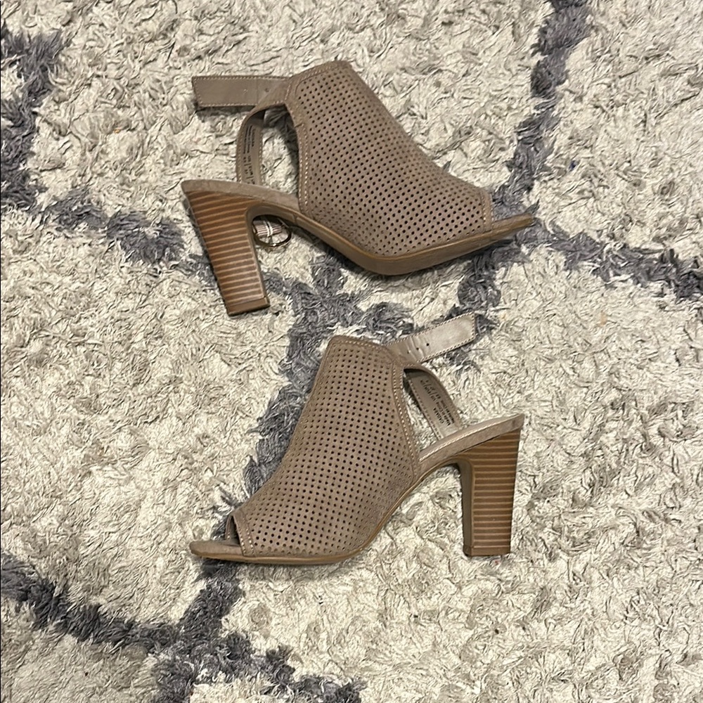 Kelly & Katie Women’s Tan Heels - Size 6.5